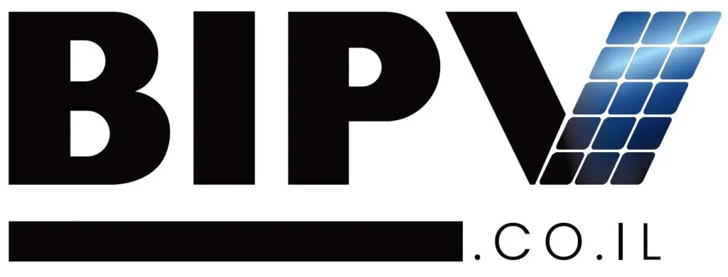 לוגו BIPV.CO.IL עם אותיות שחורות מודגשות BIPV ו-.CO.IL מתחת; ל-V יש גרפיקה של פאנל סולארי כחול משולב בצדו הימני העליון.